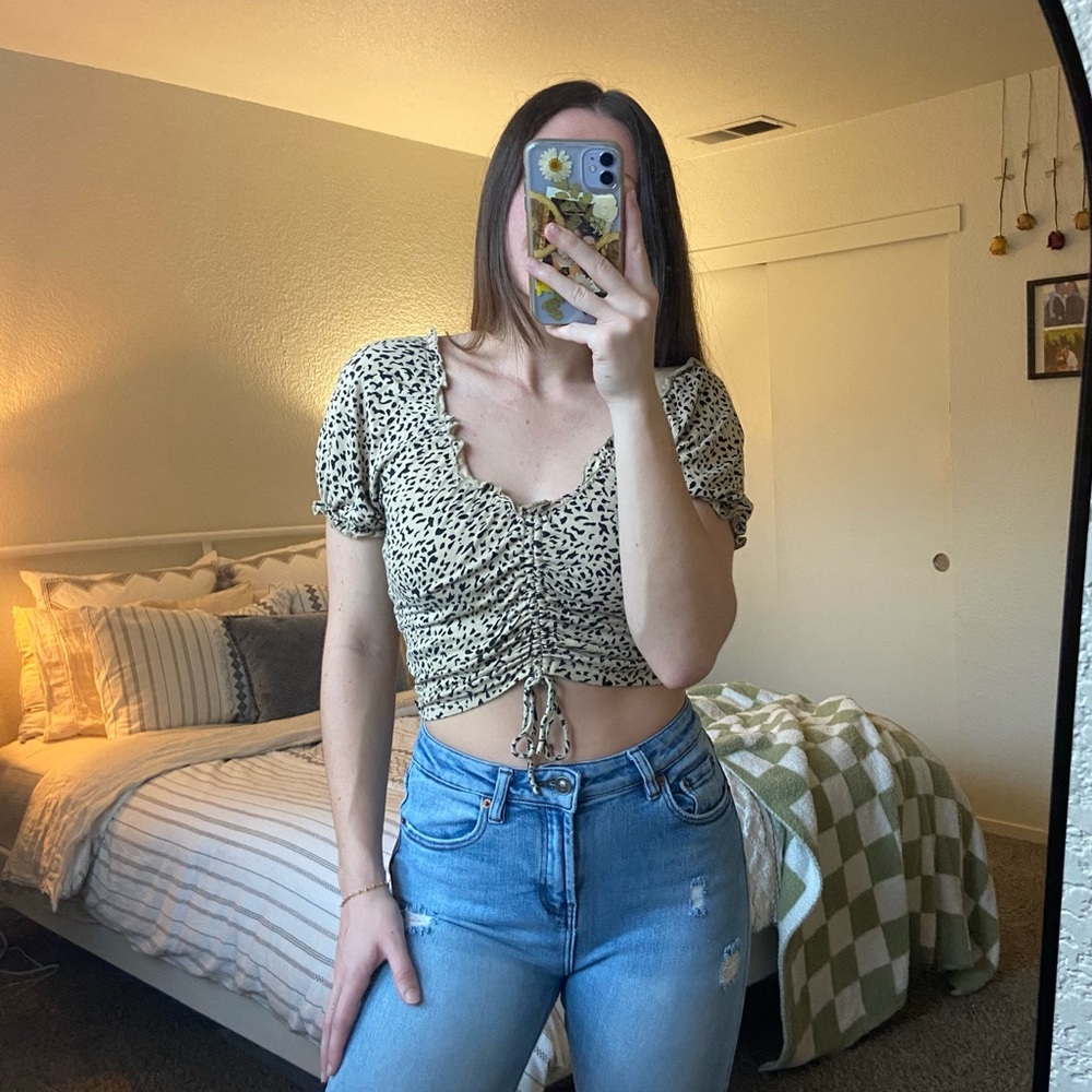 Volcom top